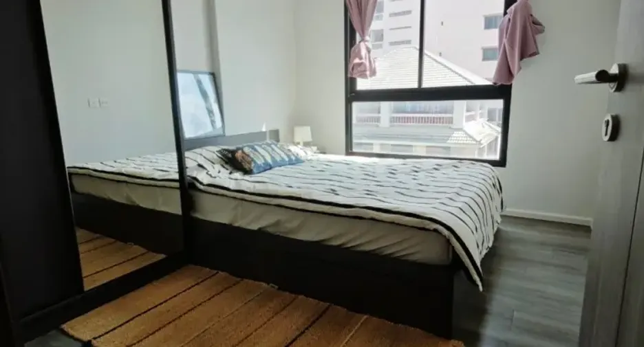 For rent 2 bedrooms condo in Phaya Thai, Bangkok