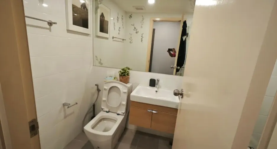 For rent 2 bedrooms condo in Phaya Thai, Bangkok