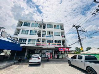 For sale 9 bedrooms retail Space in Lam Luk Ka, Pathum Thani