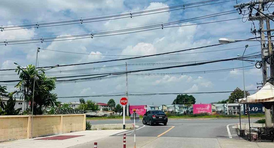 Gewerbefläche zum Kauf mit 9 Zimmer in Lam Luk Ka, Pathum Thani