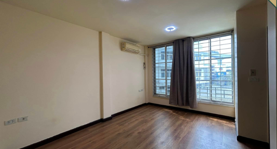 Casa adosada en alquiler de 4 habitaciones en Chatuchak, Bangkok