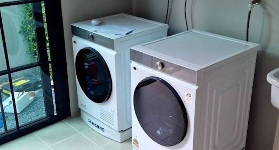 Haus zur Miete mit 4 Zimmer in Saphan Sung, Bangkok