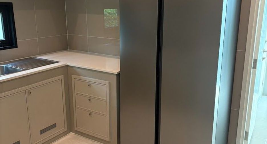 Haus zur Miete mit 4 Zimmer in Saphan Sung, Bangkok
