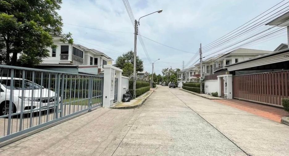 For sale 4 bedrooms house in Prawet, Bangkok