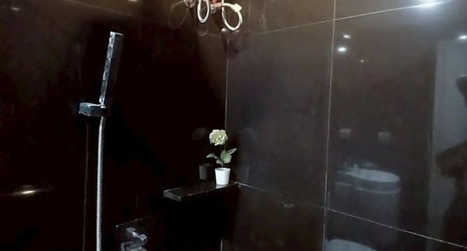 Condo en alquiler y en venta de 2 habitaciones en Khlong Toei, Bangkok