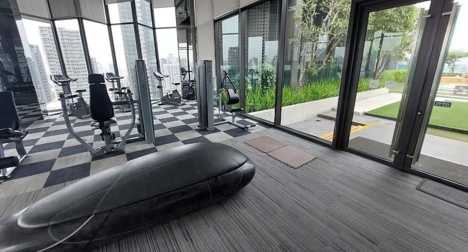 Condo en alquiler y en venta de 2 habitaciones en Khlong Toei, Bangkok