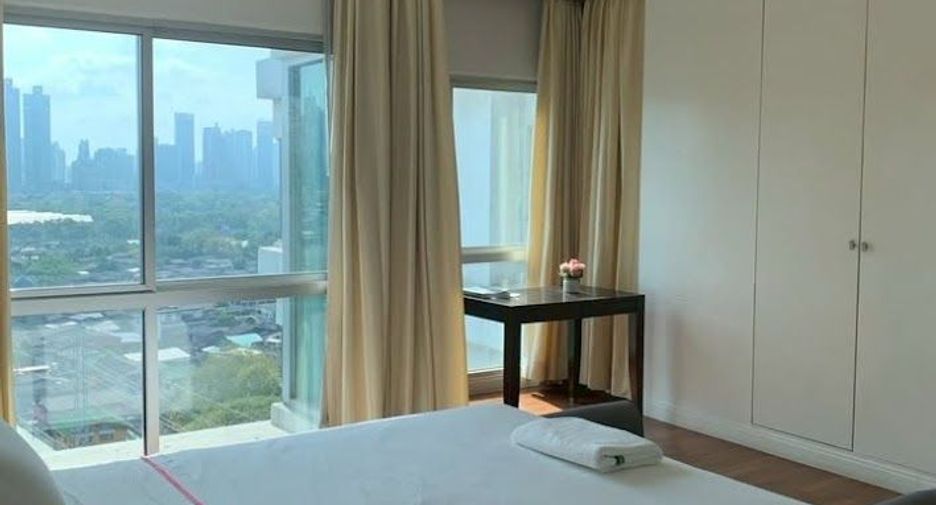 À louer 4 chambres condo à Pathum Wan, Bangkok