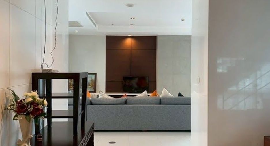 À louer 4 chambres condo à Pathum Wan, Bangkok