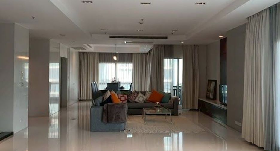 À louer 4 chambres condo à Pathum Wan, Bangkok