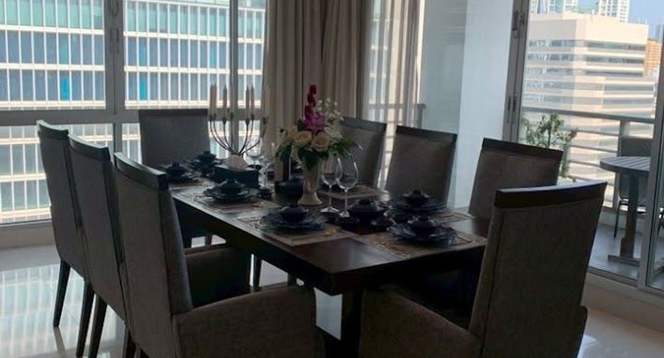 À louer 4 chambres condo à Pathum Wan, Bangkok