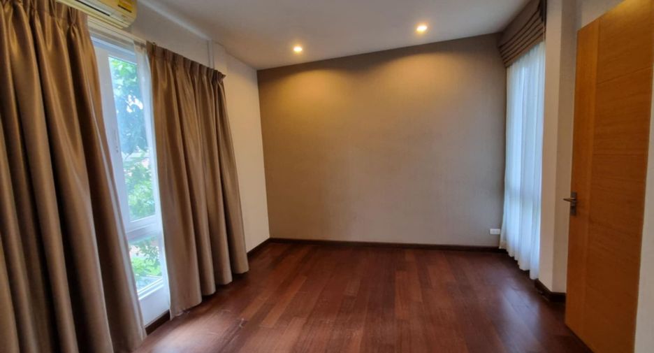 For sale 3 bedrooms house in Chatuchak, Bangkok