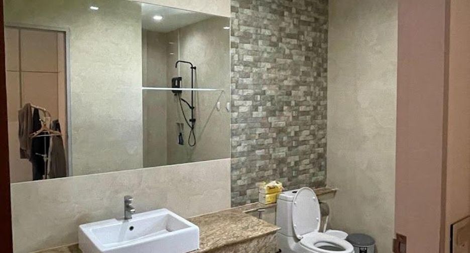 For sale 7 bedrooms house in Bangkok Noi, Bangkok
