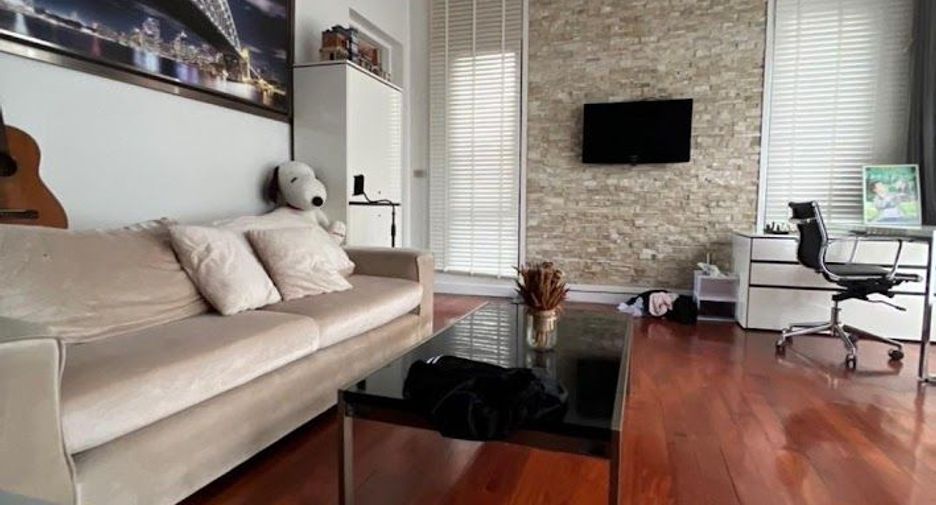 For sale 7 bedrooms house in Bangkok Noi, Bangkok