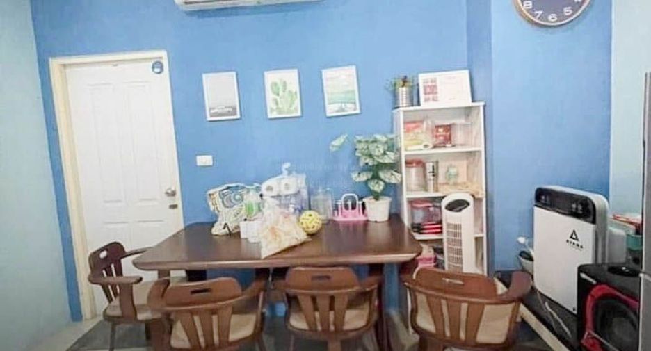 For sale 4 bedrooms townhouse in Lat Krabang, Bangkok