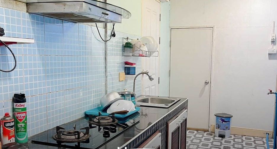 For sale 4 bedrooms townhouse in Lat Krabang, Bangkok