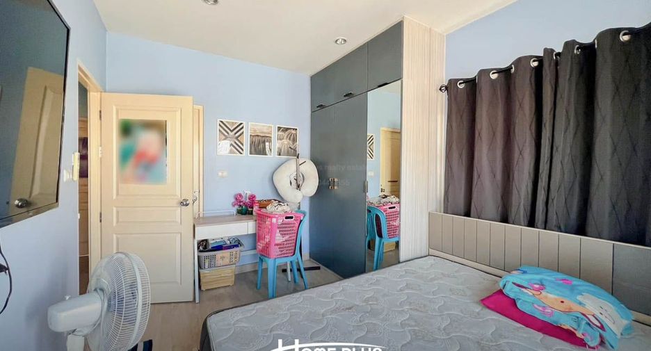 For sale 4 bedrooms townhouse in Lat Krabang, Bangkok