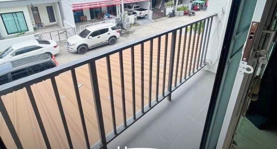 For sale 4 bedrooms townhouse in Lat Krabang, Bangkok