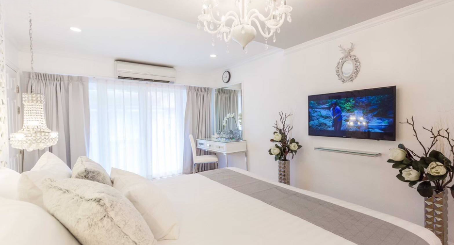For rent 4 bedrooms townhouse in Lat Phrao, Bangkok