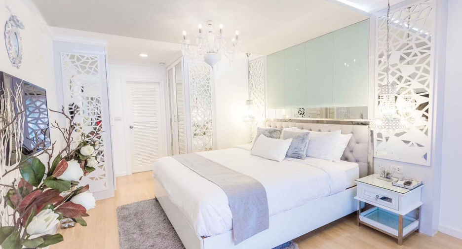 For rent 4 bedrooms townhouse in Lat Phrao, Bangkok