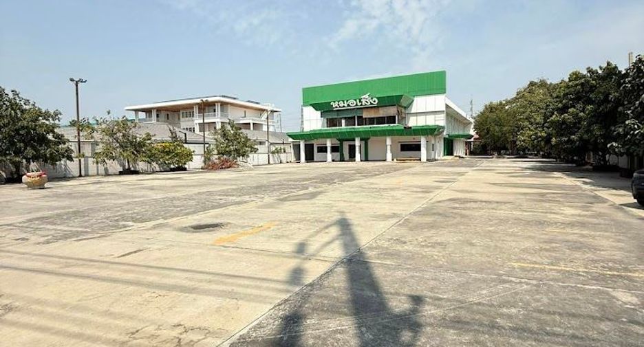 For rent retail Space in Mueang Samut Prakan, Samut Prakan