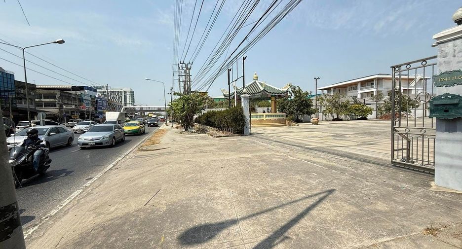 For rent retail Space in Mueang Samut Prakan, Samut Prakan