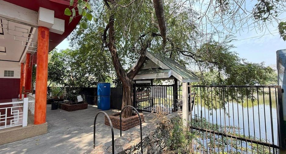 For rent retail Space in Mueang Samut Prakan, Samut Prakan