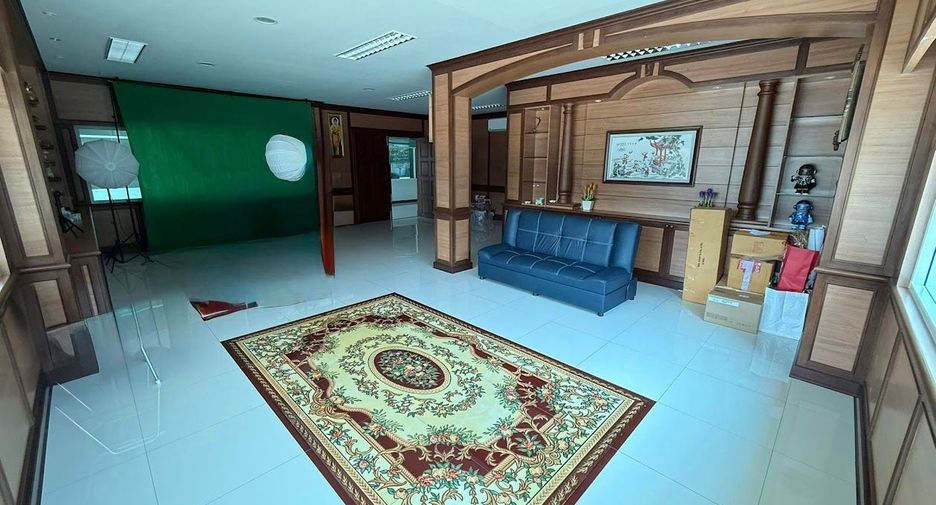 For rent retail Space in Mueang Samut Prakan, Samut Prakan