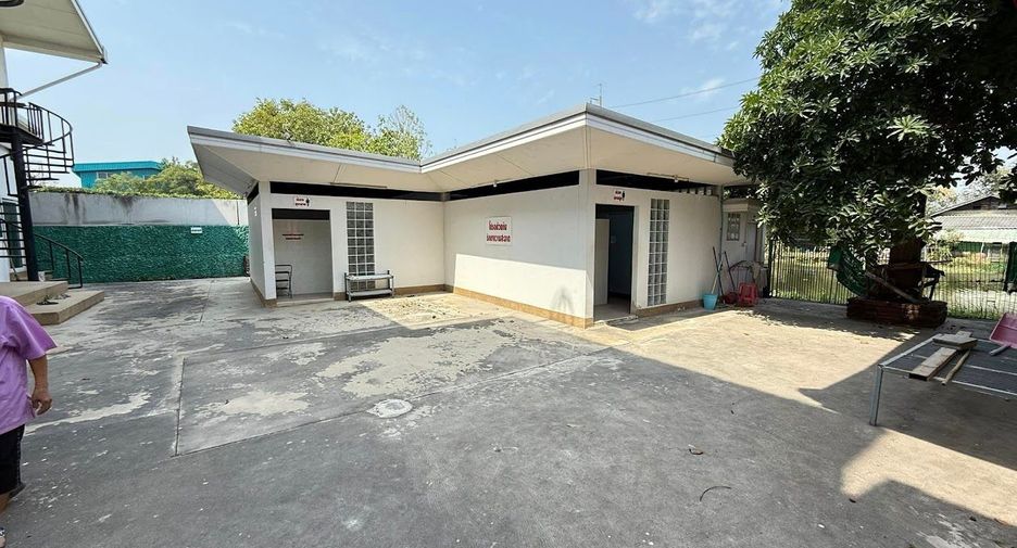 For rent retail Space in Mueang Samut Prakan, Samut Prakan