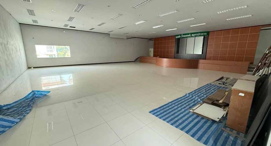 For rent retail Space in Mueang Samut Prakan, Samut Prakan