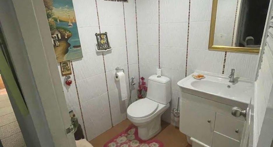 For sale 2 bedrooms condo in Watthana, Bangkok