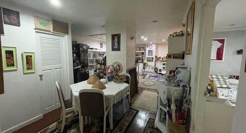 For sale 2 bedrooms condo in Watthana, Bangkok