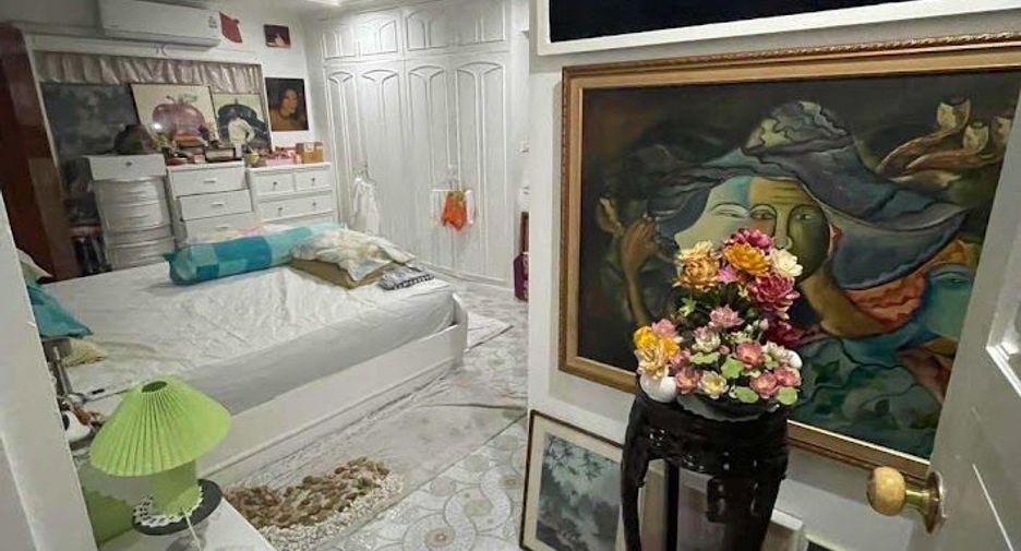 For sale 2 bedrooms condo in Watthana, Bangkok