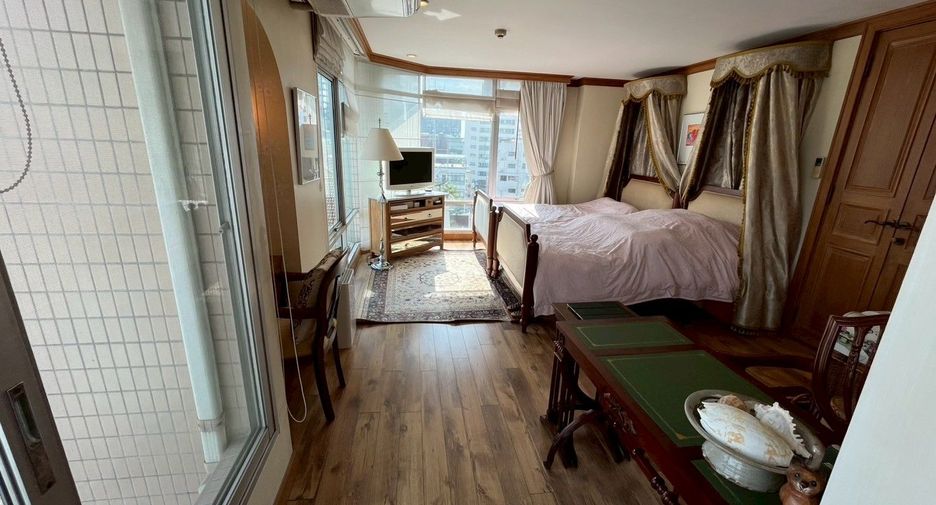 For sale 7 bedrooms condo in Pathum Wan, Bangkok
