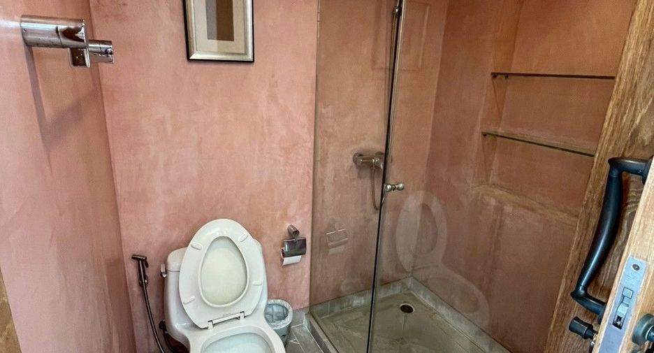 For sale 7 bedrooms condo in Pathum Wan, Bangkok