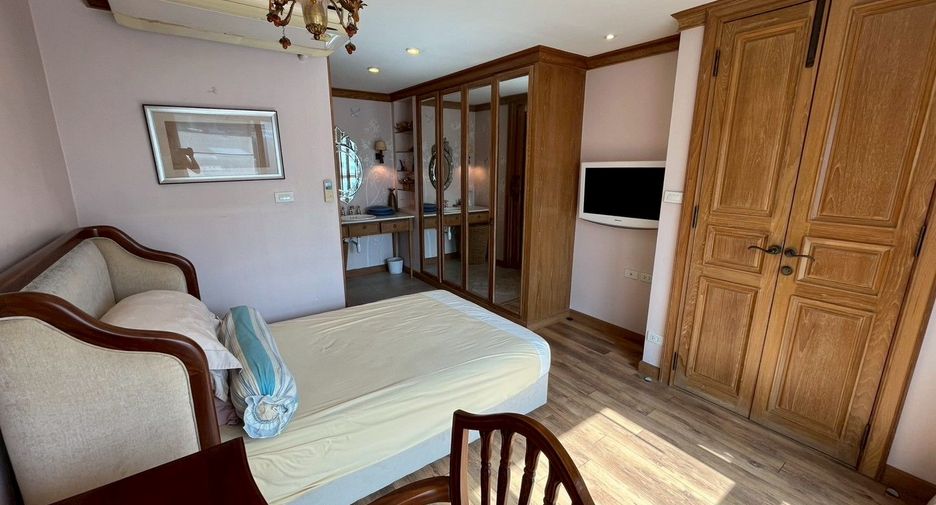For sale 7 bedrooms condo in Pathum Wan, Bangkok