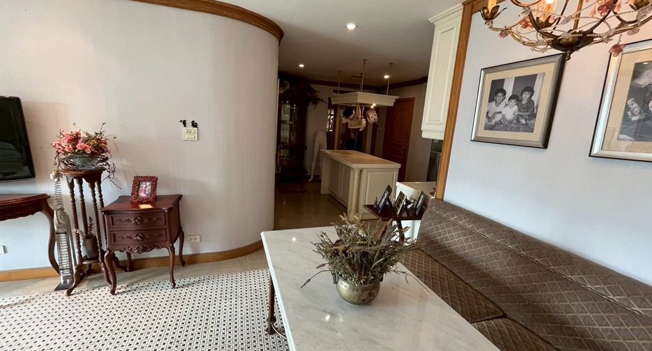 For sale 7 bedrooms condo in Pathum Wan, Bangkok