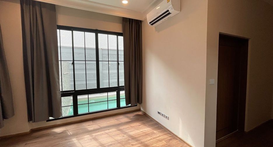 For sale 4 bedrooms house in Thawi Watthana, Bangkok