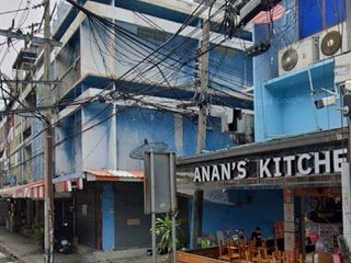 Reihenhaus zur Miete mit Studio in Khlong Toei, Bangkok
