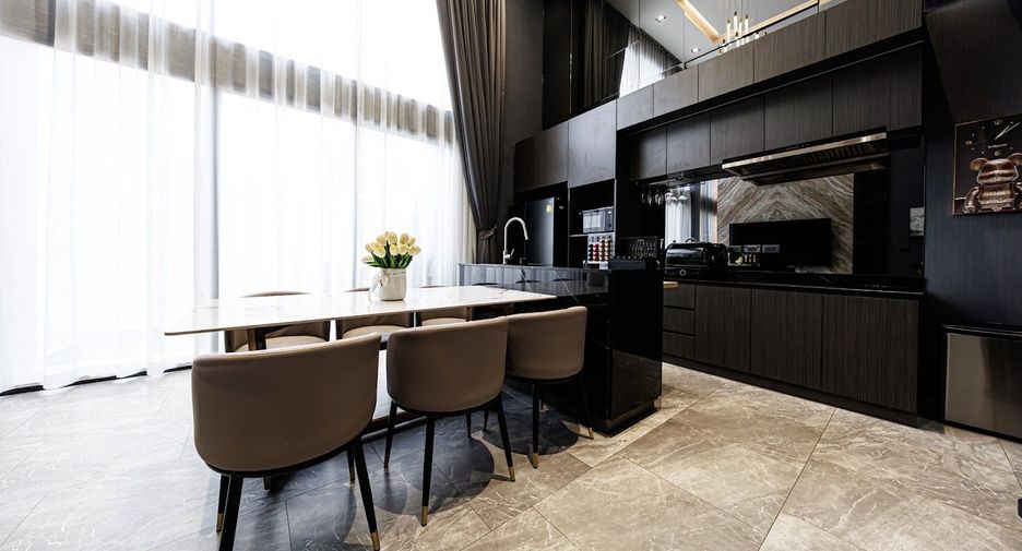Casa adosada en venta de 3 habitaciones en Wang Thonglang, Bangkok