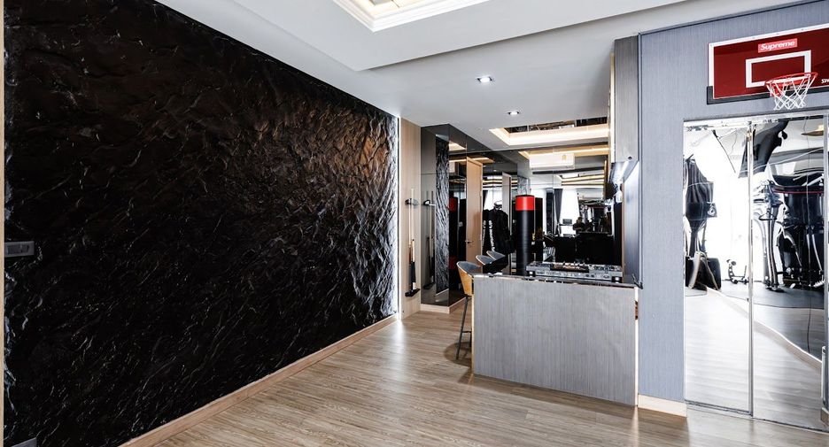 Casa adosada en venta de 3 habitaciones en Wang Thonglang, Bangkok