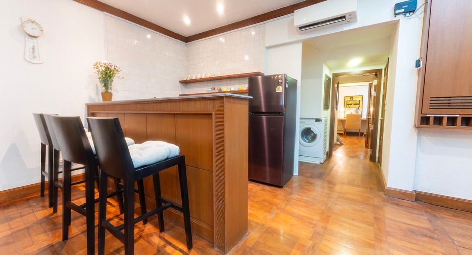 For rent and for sale 4 bedrooms townhouse in Watthana, Bangkok