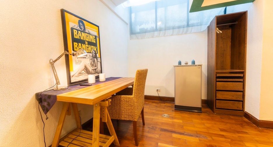 For rent and for sale 4 bedrooms townhouse in Watthana, Bangkok
