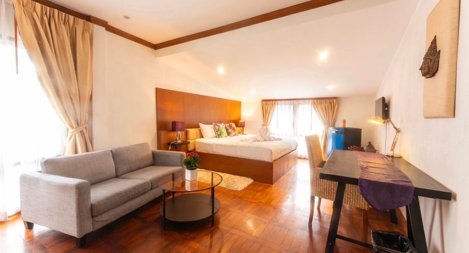 For rent and for sale 4 bedrooms townhouse in Watthana, Bangkok