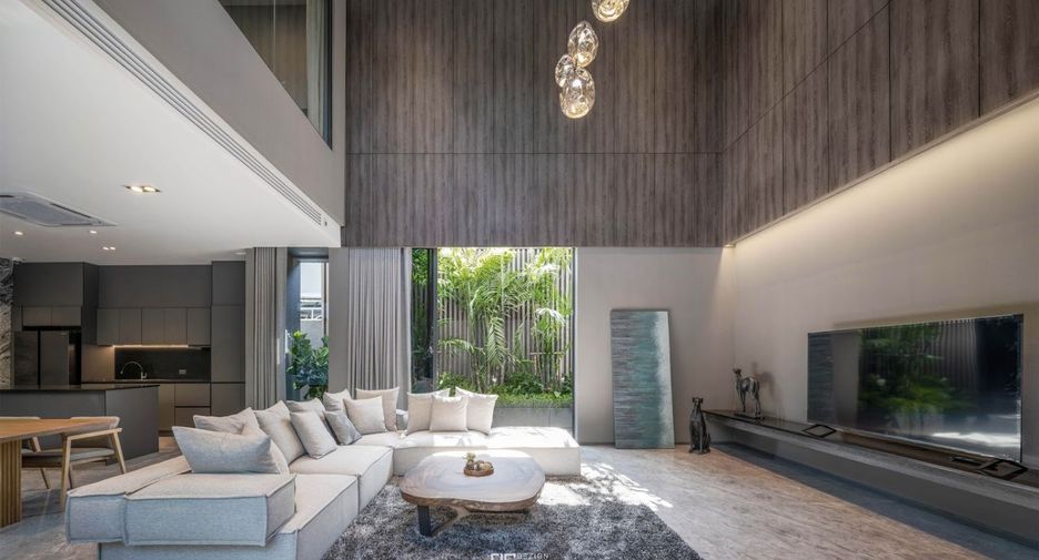 Casa en venta de 4 habitaciones en Lat Phrao, Bangkok