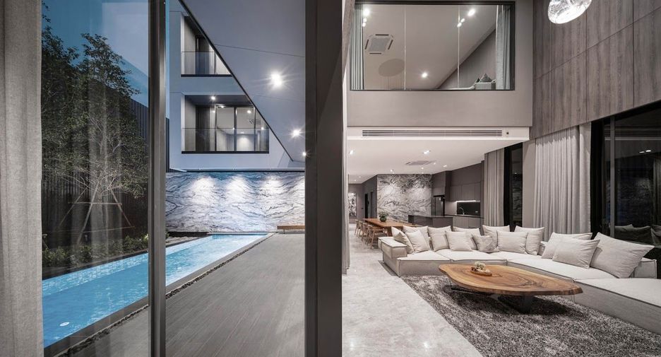Casa en venta de 4 habitaciones en Lat Phrao, Bangkok