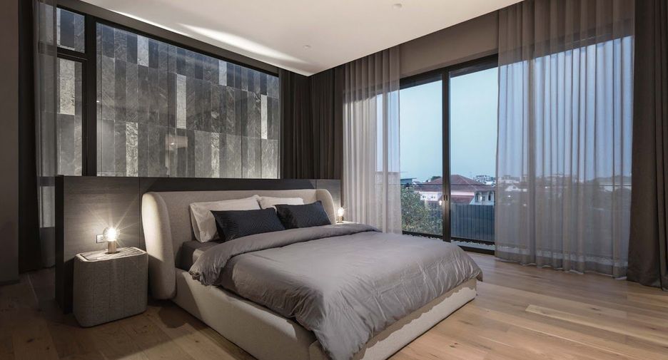 Casa en venta de 4 habitaciones en Lat Phrao, Bangkok