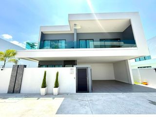 For Rent 5 Bedroom Villa In Bang Lamung, Chonburi