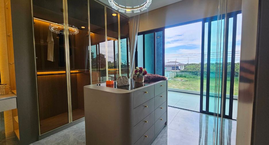 For rent 5 bedrooms villa in Bang Lamung, Chonburi