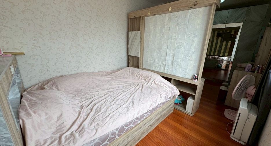 For sale 4 bedrooms townhouse in Lam Luk Ka, Pathum Thani