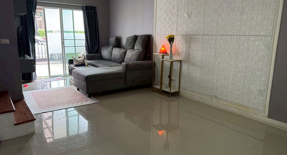 For sale 4 bedrooms townhouse in Lam Luk Ka, Pathum Thani